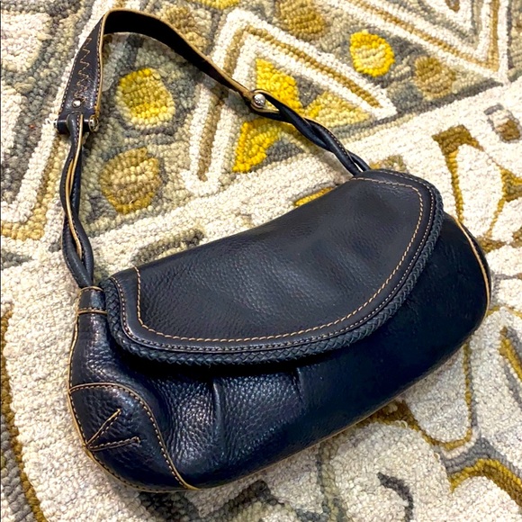 Cole Haan Handbags - 💕 Cole haan black leather medium handbag 💕